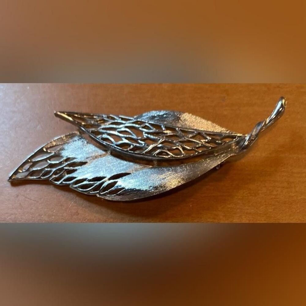 Silver Tone Double Leaf Brooch Pin Textured Openwork Nature Jewelry 3”
